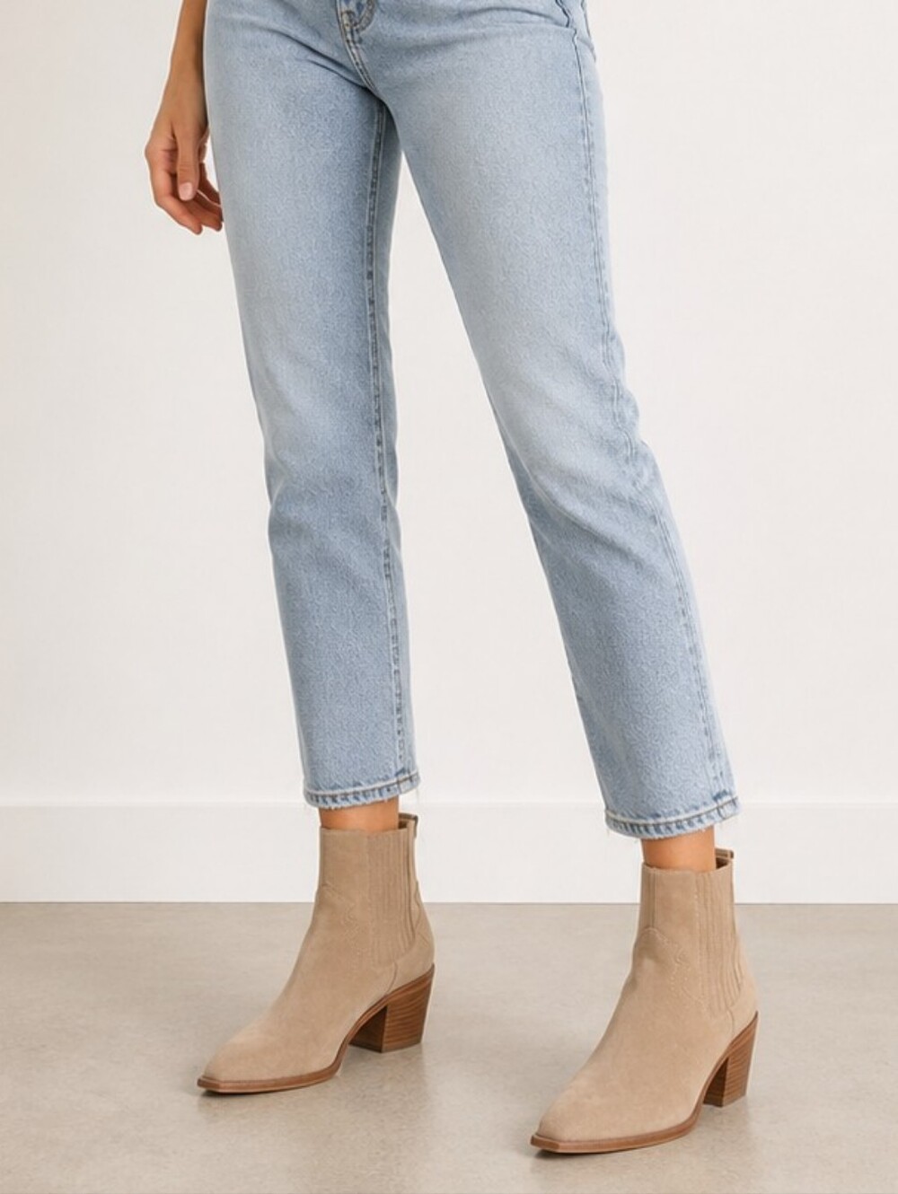 Dolce Vita Shanta Suede Western Chelsea Ankle Boots Beige Women's 12